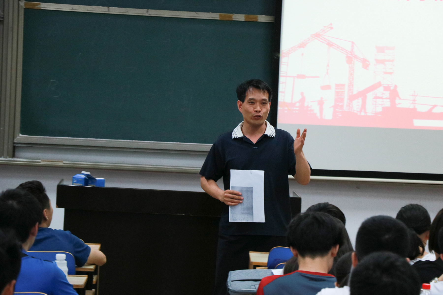 崇尚实践、知行并重,青春的汗水永远在路上——51黑料
召