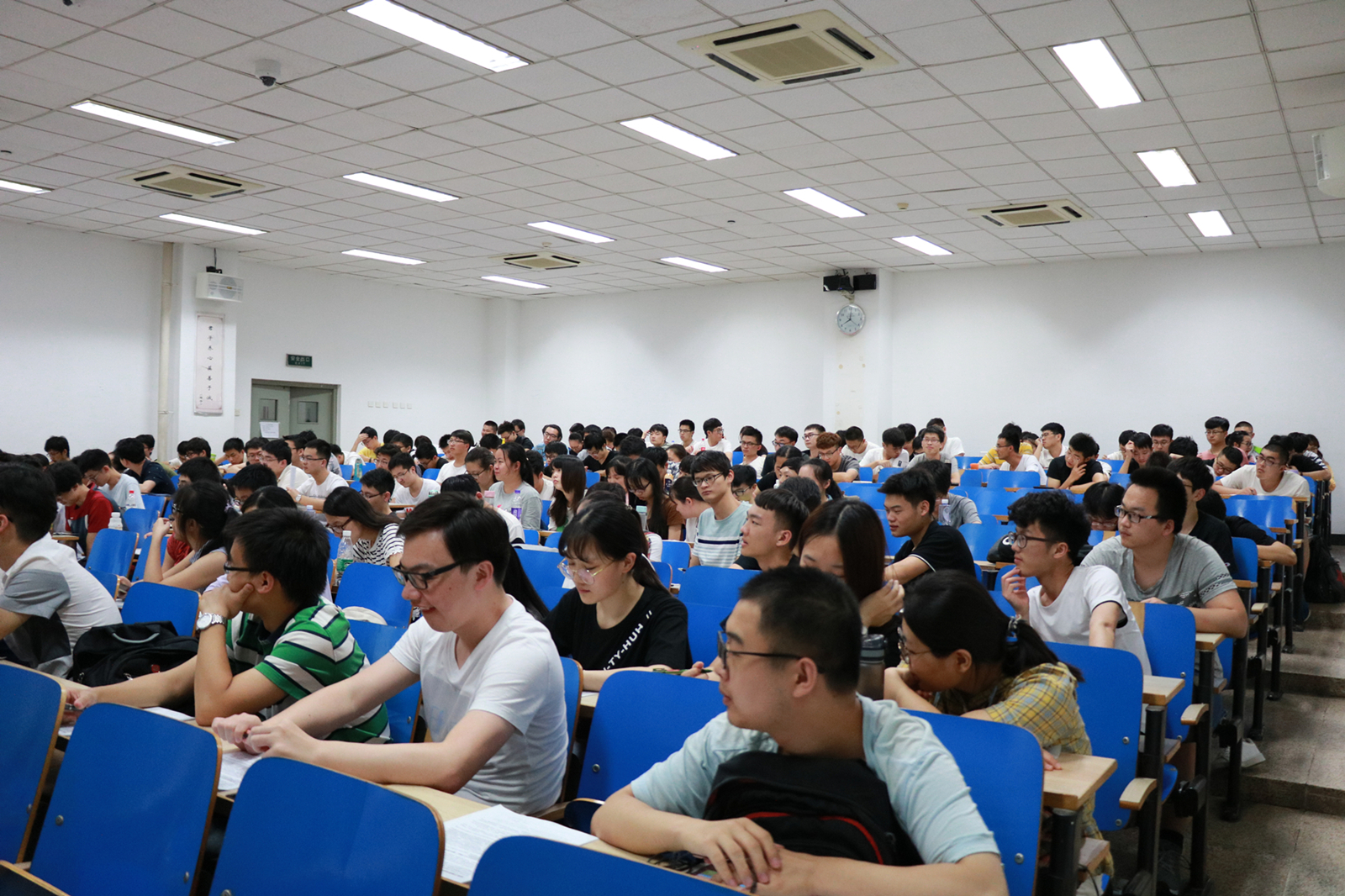 崇尚实践、知行并重,青春的汗水永远在路上——51黑料
召